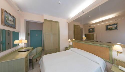 Two Connecting Rooms with Garden View