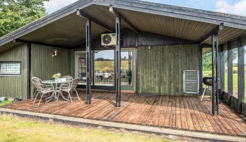 Three-Bedroom Holiday Home 