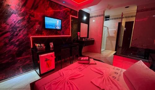 Deluxe Suite with Spa Bath