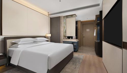 Elegant King Room - Non-Smoking