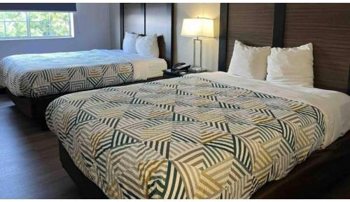 Queen Room with Two Queen Beds - Non-Smoking