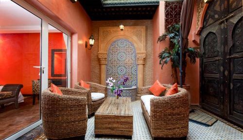 Deluxe Suite with Andalousian Patio