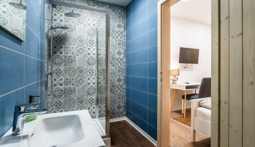 Twin Room with Private Bathroom