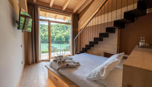 Suite with Lake View