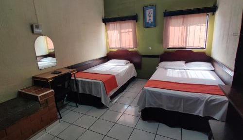 Twin Room with Private Bathroom