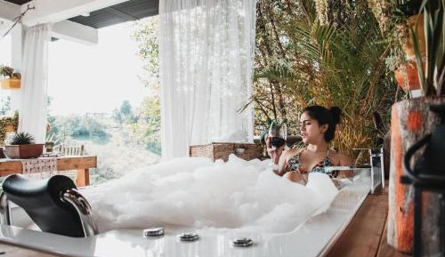 Deluxe Suite with Spa Bath