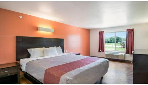Deluxe King Room - Non-Smoking
