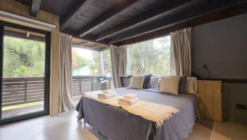 Apartment with Mountain View