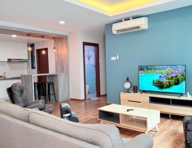 Three-Bedroom Apartment with Balcony