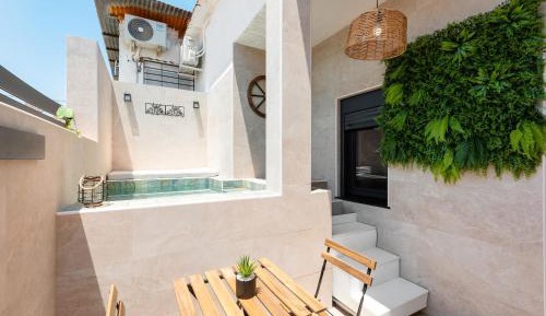 Superior One-Bedroom Apartment