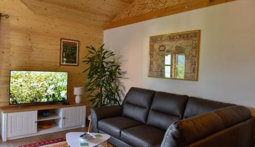 Two-Bedroom Deluxe Apartment with Balcony
