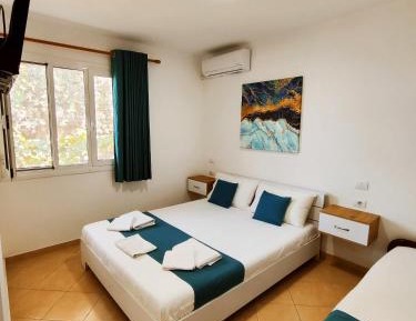 Triple Room with Private Bathroom