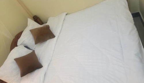 Deluxe Room (2 Adults + 1 Child)