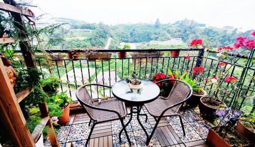 Apartment with Balcony