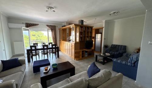 Three-Bedroom Vacation Home 