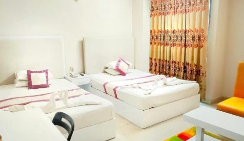 Deluxe Family Room