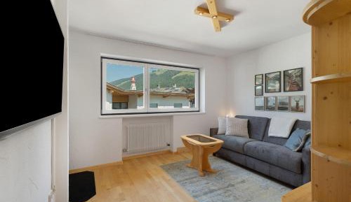 Superior One-Bedroom Apartment with Balcony