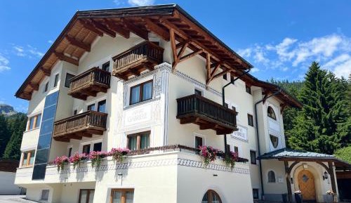 One-Bedroom Apartment with Balcony and Mountain View  