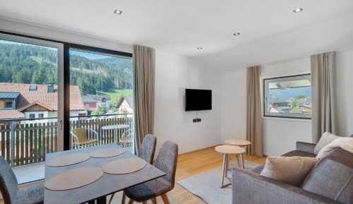 Superior One-Bedroom Apartment with Balcony