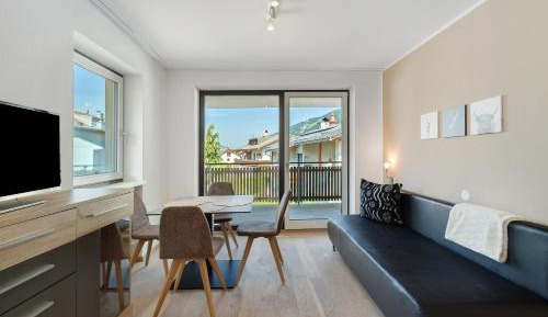 Superior One-Bedroom Apartment with Balcony