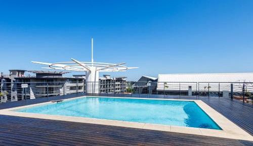 Three-Bedroom Apartment with Balcony