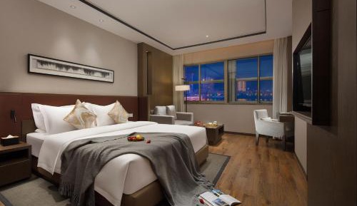 Deluxe Queen Room