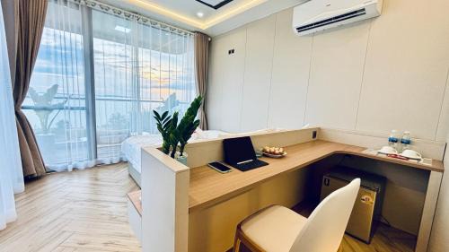 Queen Room with Sea View