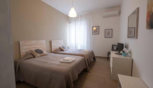 Twin Room with Shared Toilet