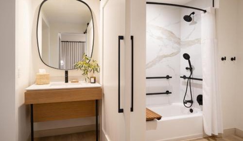 One-Bedroom King Suite with Sofa Bed - Mobility Accessible w/Tub