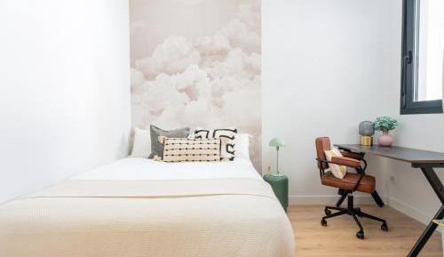 Single Room with Shared Bathroom