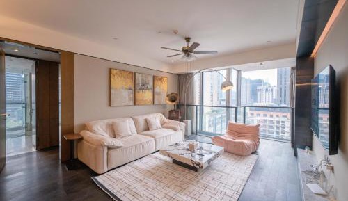 Three-Bedroom Deluxe Apartment