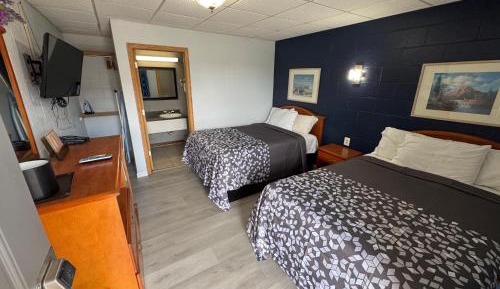 Standard Room with Two Double Beds