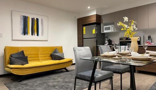 Deluxe One-Bedroom Apartment
