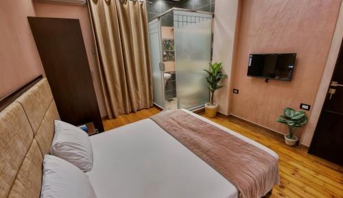 Large Single Room