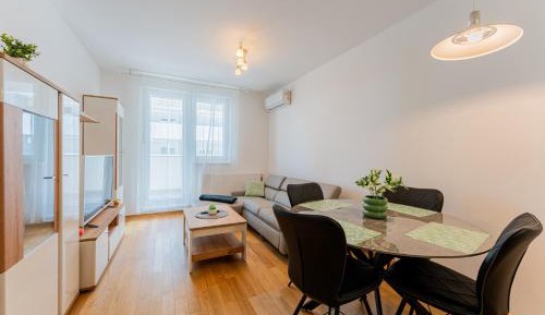 One-Bedroom Apartment with Balcony