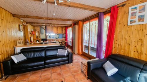 Three-Bedroom Apartment with Balcony