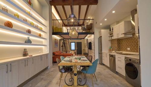 Three-Bedroom Deluxe Apartment
