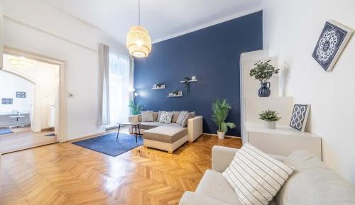 Two-Bedroom Deluxe Apartment