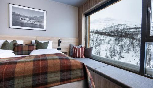 Double Room with Mountain View