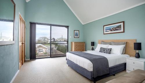 Deluxe Two-Bedroom Apartment - Double Story