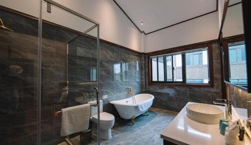 Double Room with Private Bathroom