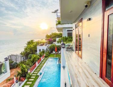 Villa with Sea View