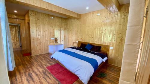 Double Room with Mountain View