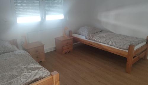 Standard Twin Room with Shared Bathroom