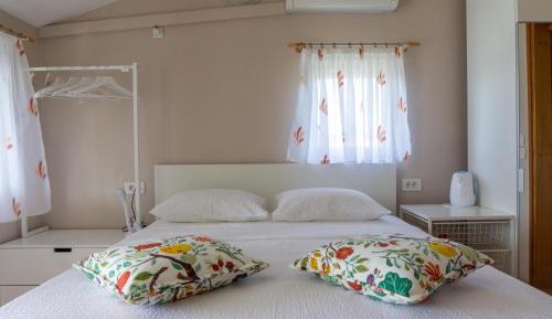 Deluxe Double Room with Balcony and Sea View