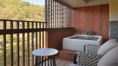 Suite with Mountain View