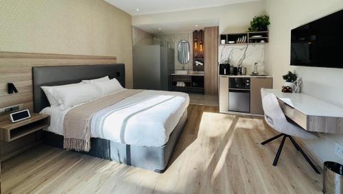 Luxury Queen Room