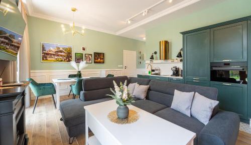 Deluxe One-Bedroom Apartment with Garden View