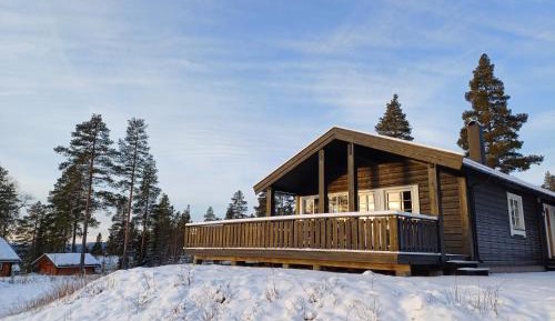Three-Bedroom Holiday Home 