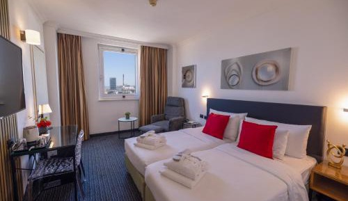 Business Double or Twin Room with Lounge Access